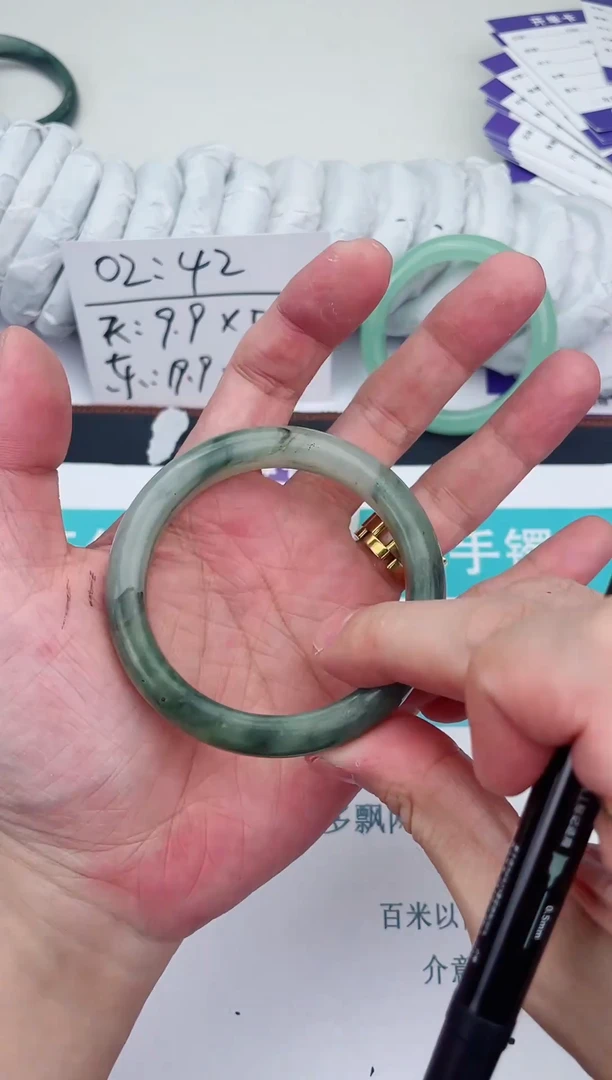 未镶嵌手镯石英质玉167-56