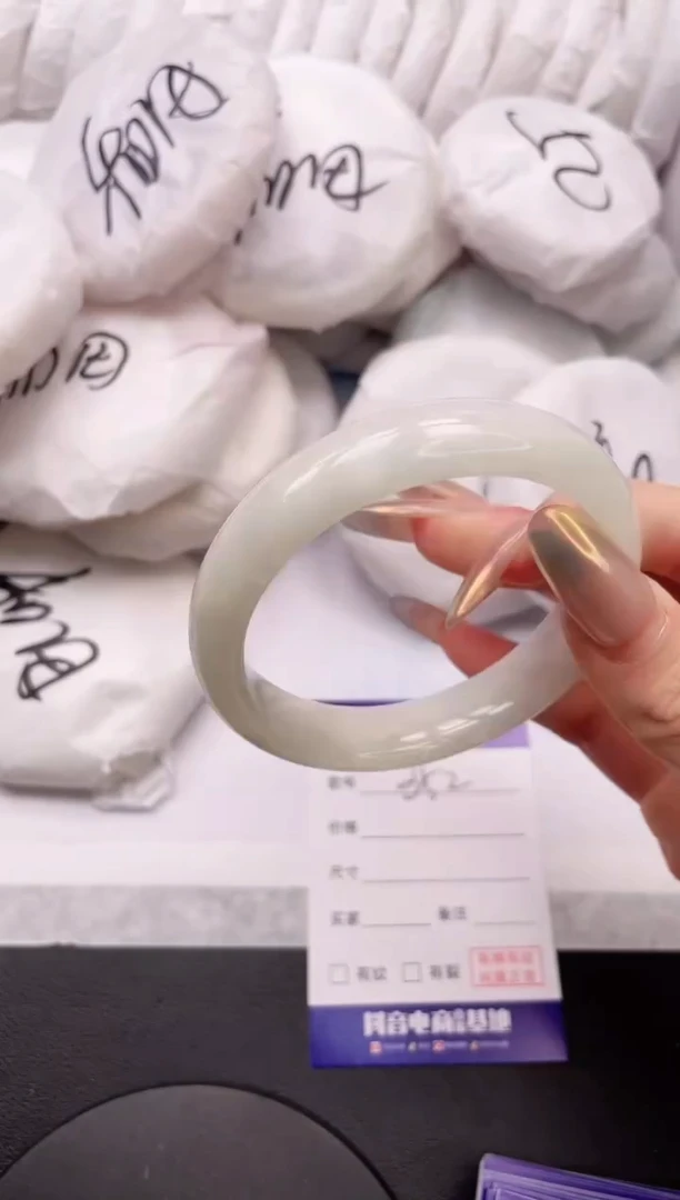 【闪购商品】和田玉手镯未镶嵌5K352-58