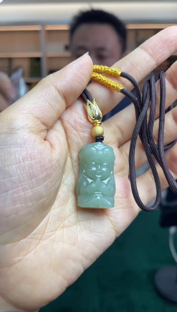 和田玉未镶嵌颈饰多样性发一件