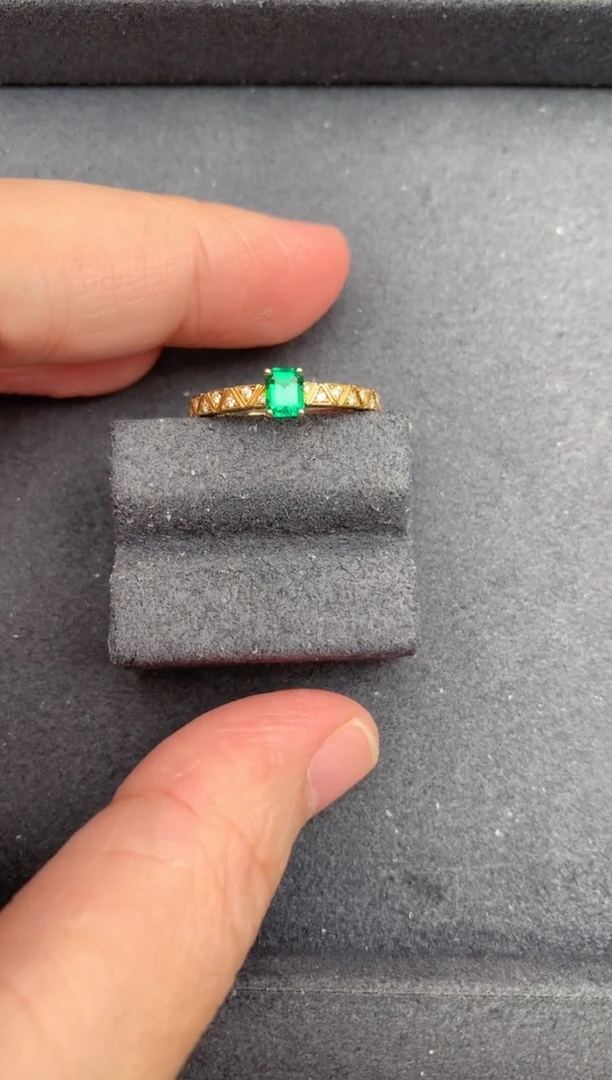 18K金镶嵌戒指祖母绿0.28ct祖母绿  定制   BG