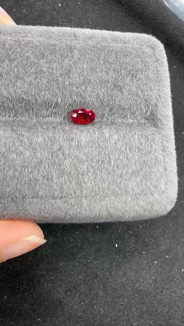 定制红宝石定制未镶嵌天然1.05克拉无烧鸽血红AIGS国际证书