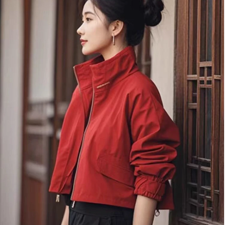 小个子百搭外套女新款秋季2025爆款时尚洋气高级感红色短款冲锋衣