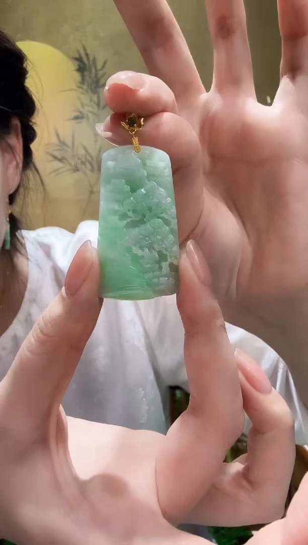颈饰未镶嵌翡翠吊坠
