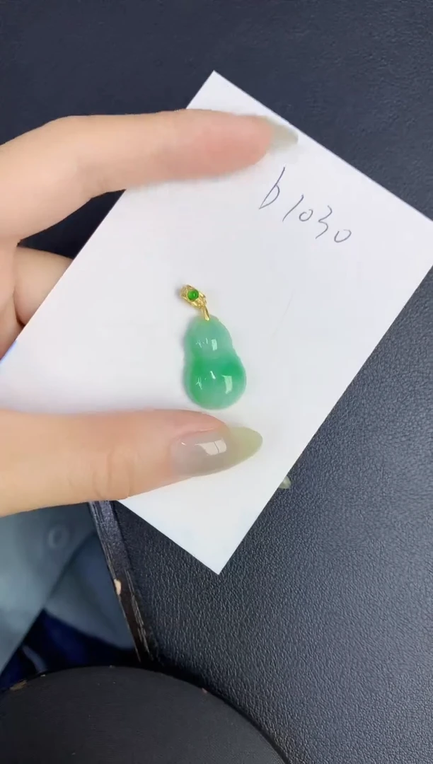 翡翠未镶嵌颈饰缅甸天然翡翠A货