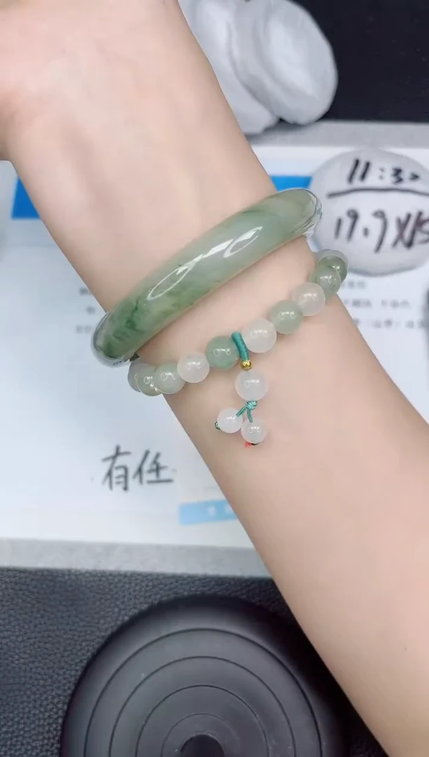 石英质玉手镯未镶嵌381-60.8
