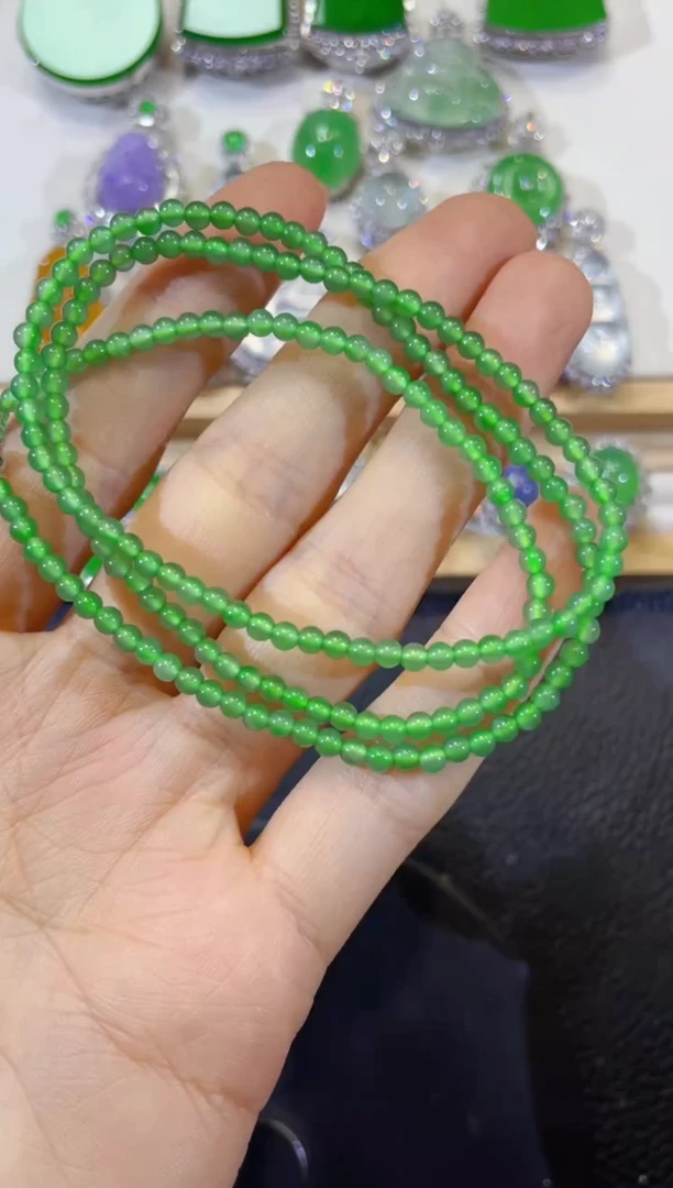 颈饰18K金镶嵌翡翠团购3