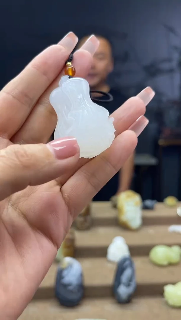 颈饰未镶嵌和田玉1