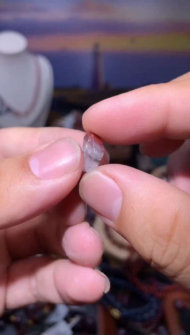 未镶嵌珠宝半成品水晶红极光随行珠单颗小，多样性发货