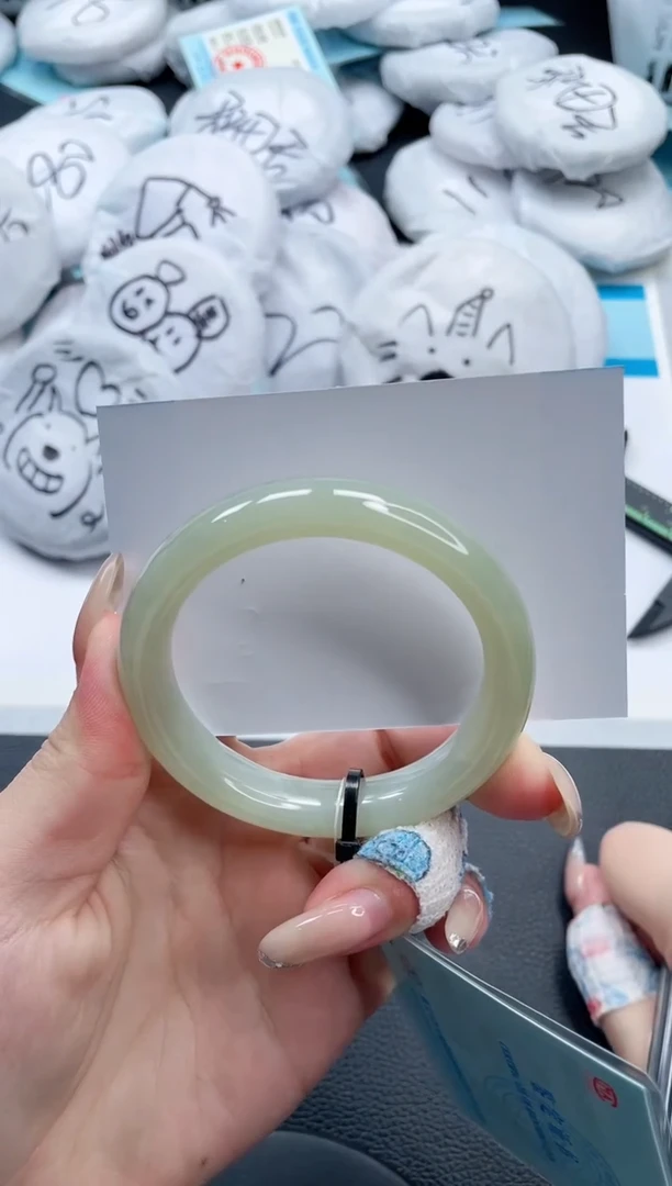 和田玉手镯未镶嵌2V115-52