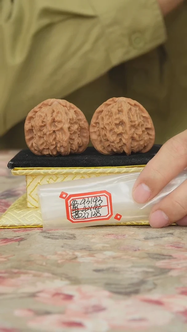 把件文玩核桃白狮子微修