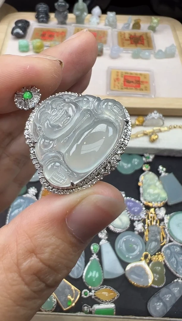 【闪购商品】翡翠吊坠(不含链)18K金镶嵌佛公