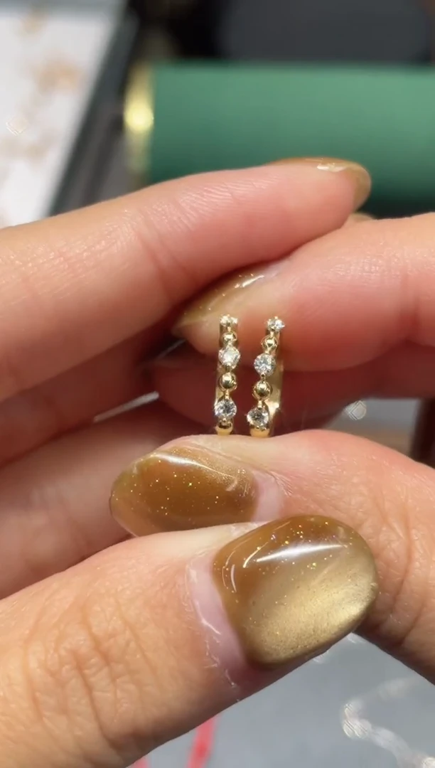 【闪购商品】钻石耳饰18K金镶嵌X豆蔻年华耳钉