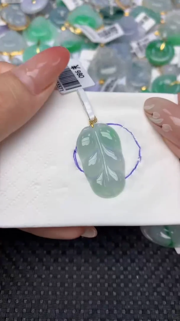 翡翠18K金镶嵌颈饰 天然缅甸翡翠a货9元证书费自理