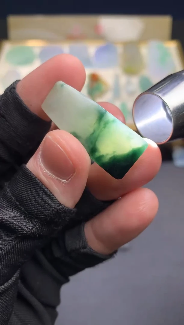 【闪购商品】定制翡翠未镶嵌