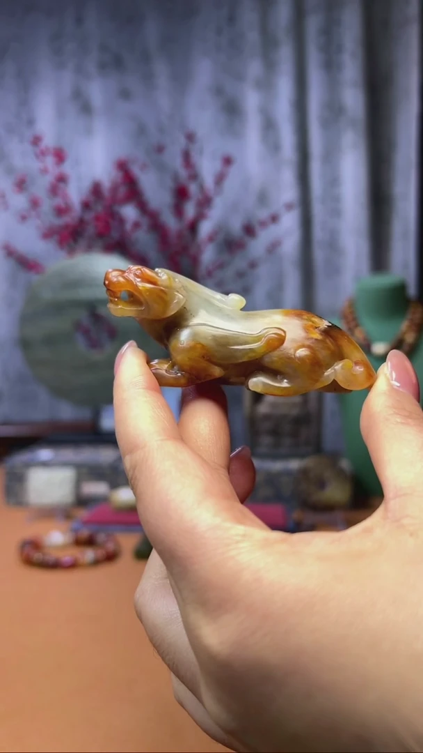 颈饰未镶嵌和田玉r*k手把件