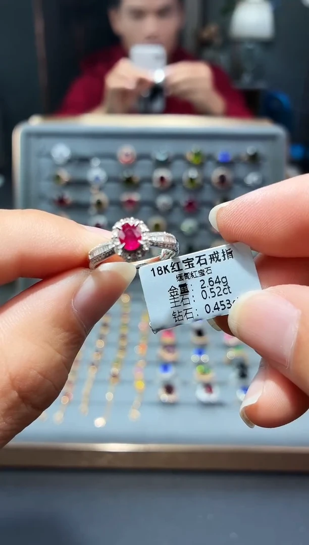 18K金镶嵌戒指红宝石0.52.