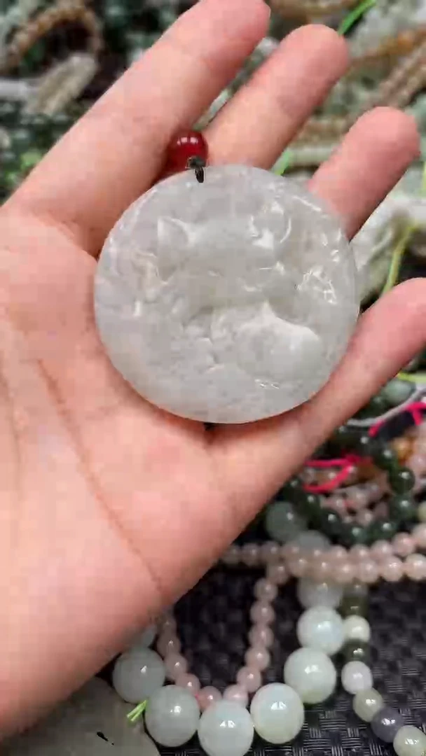 和田玉未镶嵌颈饰1