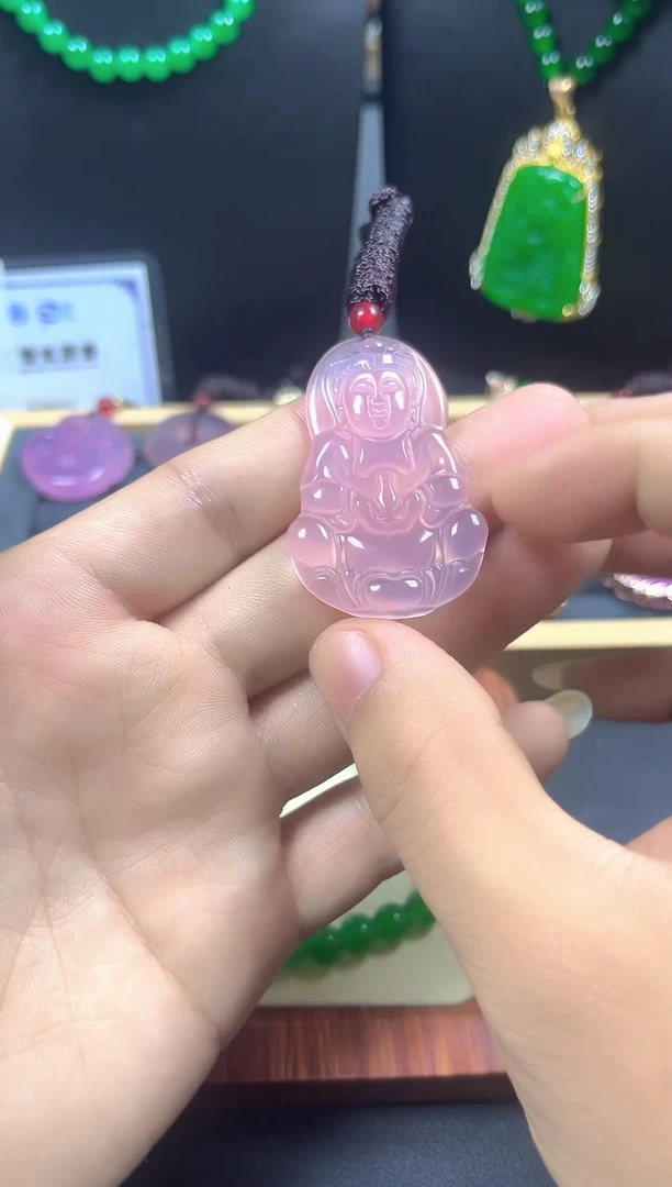 颈饰未镶嵌翡翠观音
