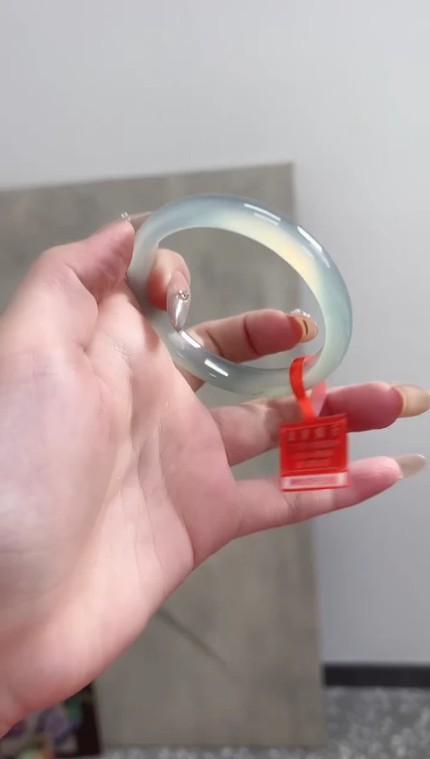 【闪购商品】玛瑙/玉髓手镯未镶嵌54圈 需要包容