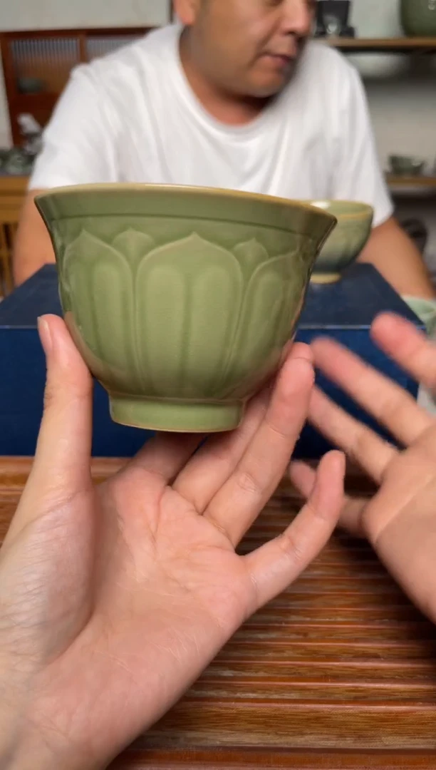 瓷器耀州窑莲瓣纹主人杯  微瑕