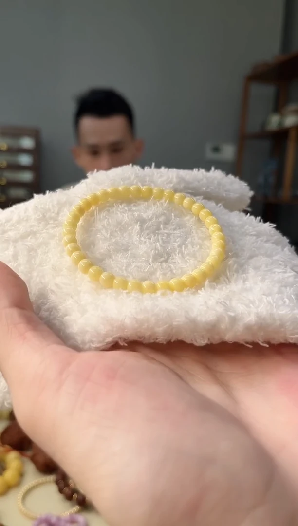 裸石琥珀未镶嵌R****”琥珀蜜蜡