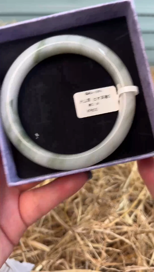 未镶嵌手镯石英质玉编号A-0094