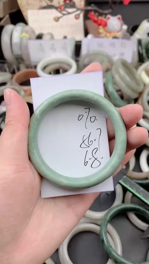 未镶嵌手镯石英质玉070