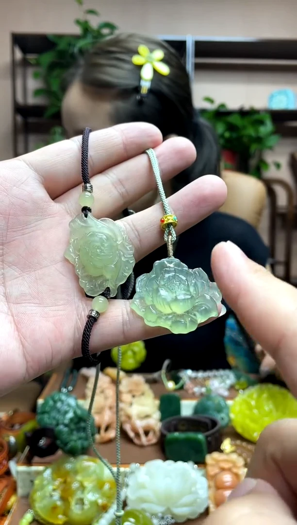 未镶嵌岫玉吊坠·
