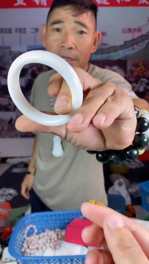 天然玉石未镶嵌颈饰