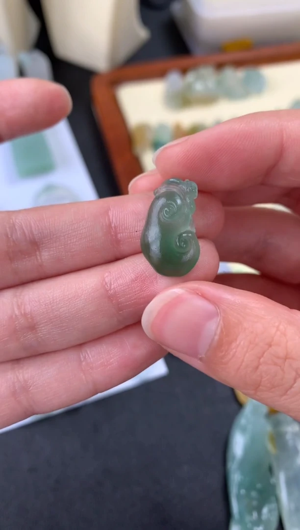 【闪购商品】定制翡翠未镶嵌翡翠