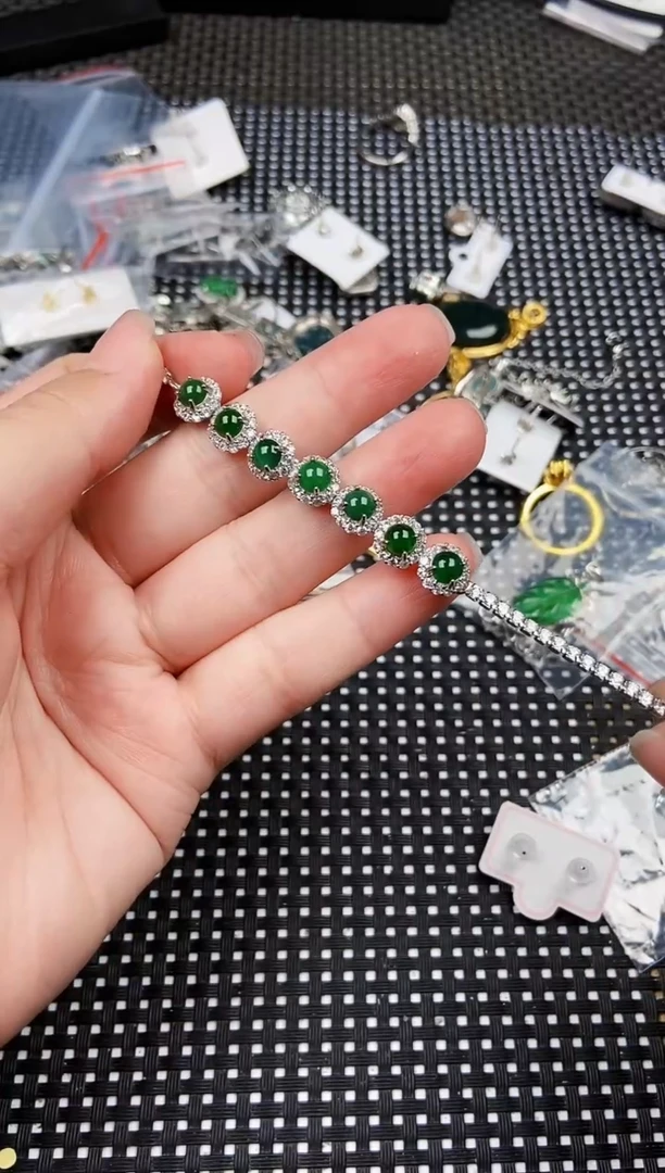 翡翠未镶嵌耳饰1111111111