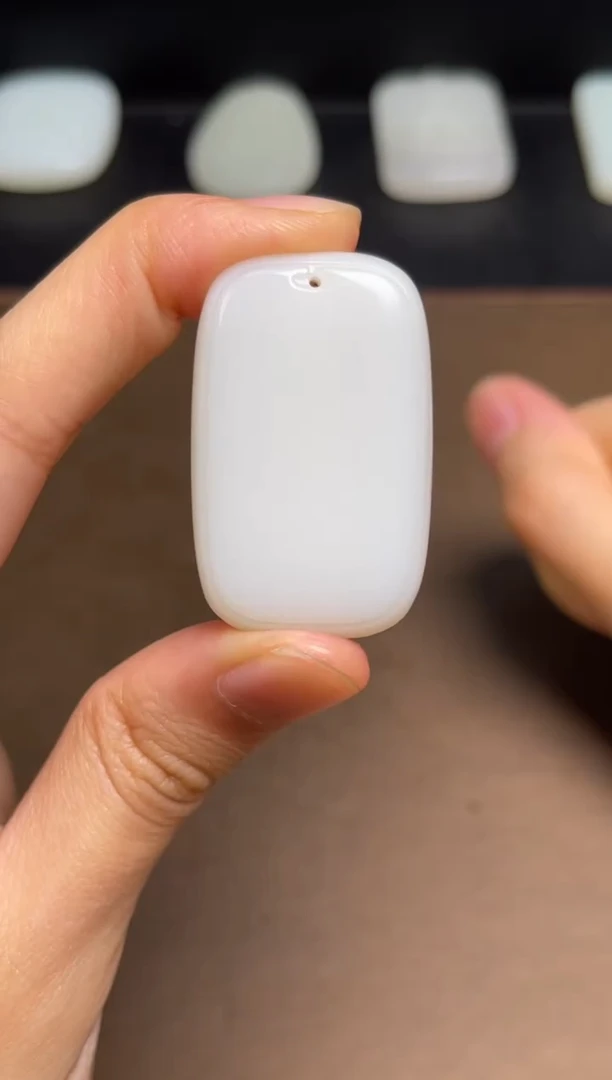 和田玉未镶嵌颈饰19