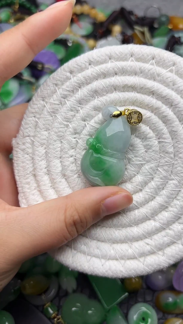 颈饰未镶嵌翡翠缅甸翡翠吊坠