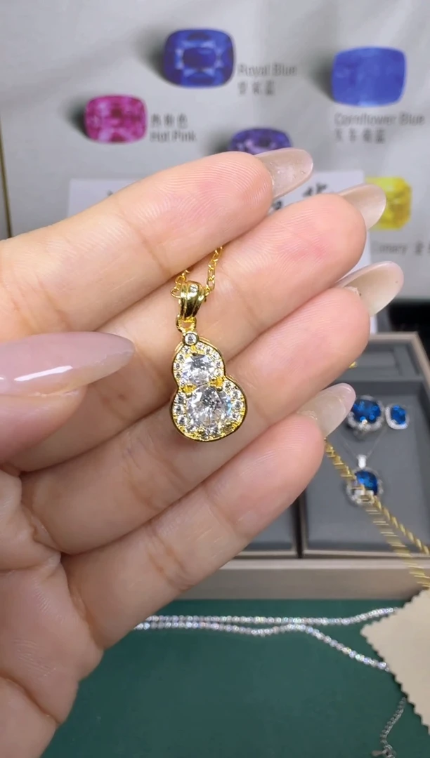 颈饰18K金镶嵌钻石00