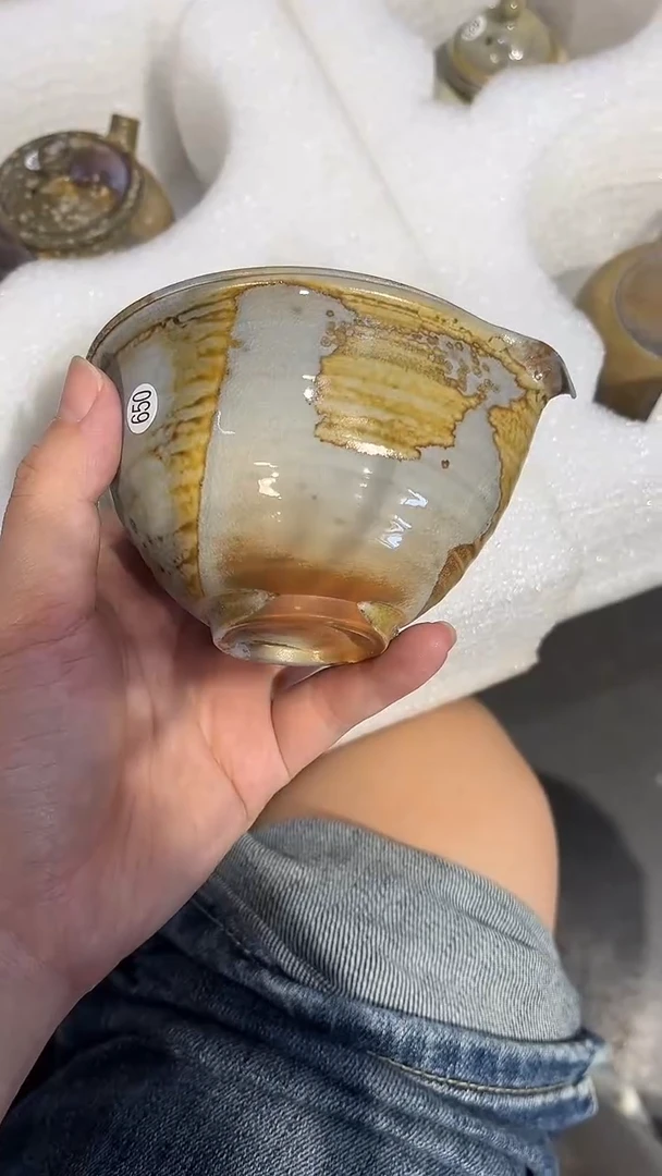 公道杯650号容量140-160ML中白泥 有取钉痕迹