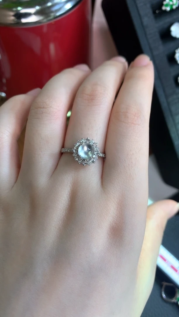 翡翠戒指18K金镶嵌蛋面戒指