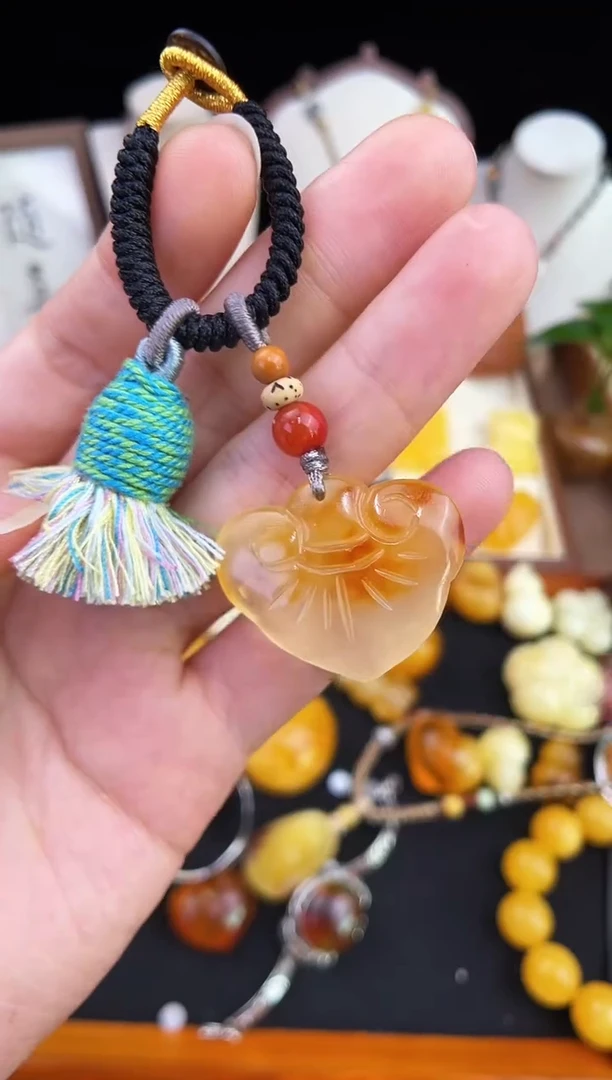 琥珀未镶嵌珠宝奇石柒月