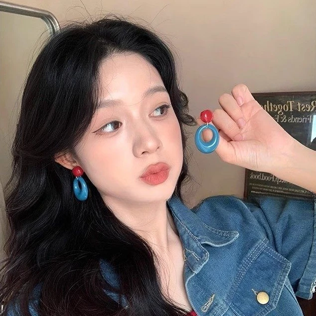 合金树脂耳饰 港风红蓝撞色圆圈耳钉女度假风小众设计感复古耳饰