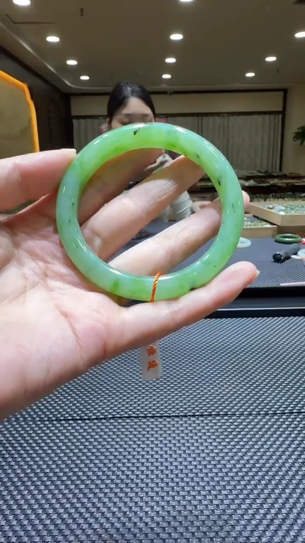 颈饰未镶嵌和田玉手镯61