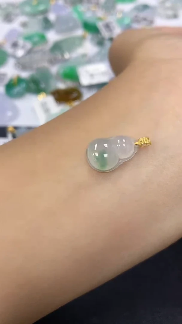 颈饰18K金镶嵌翡翠a货假一赔三支持复检百元上9元证书费自理