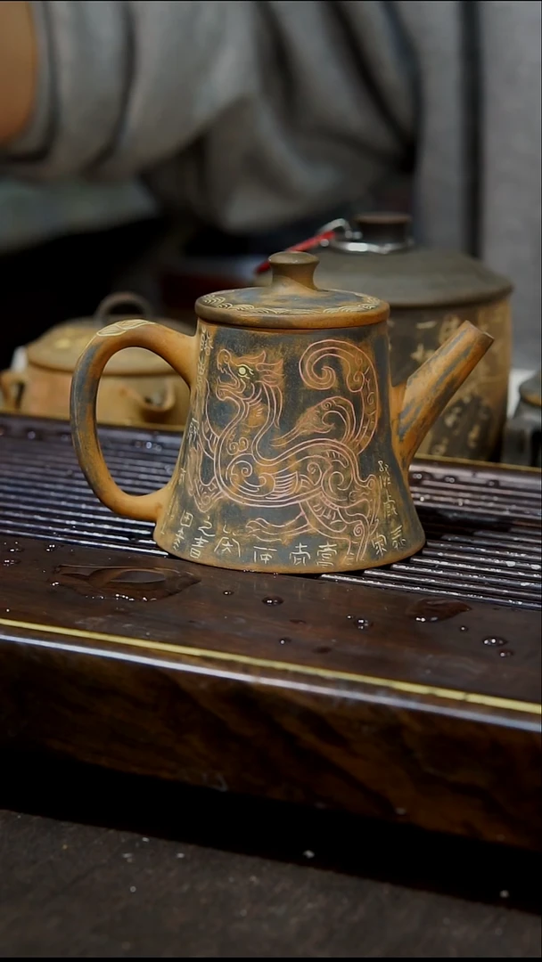 云南建水紫陶004  全手工彩填壶  100cc