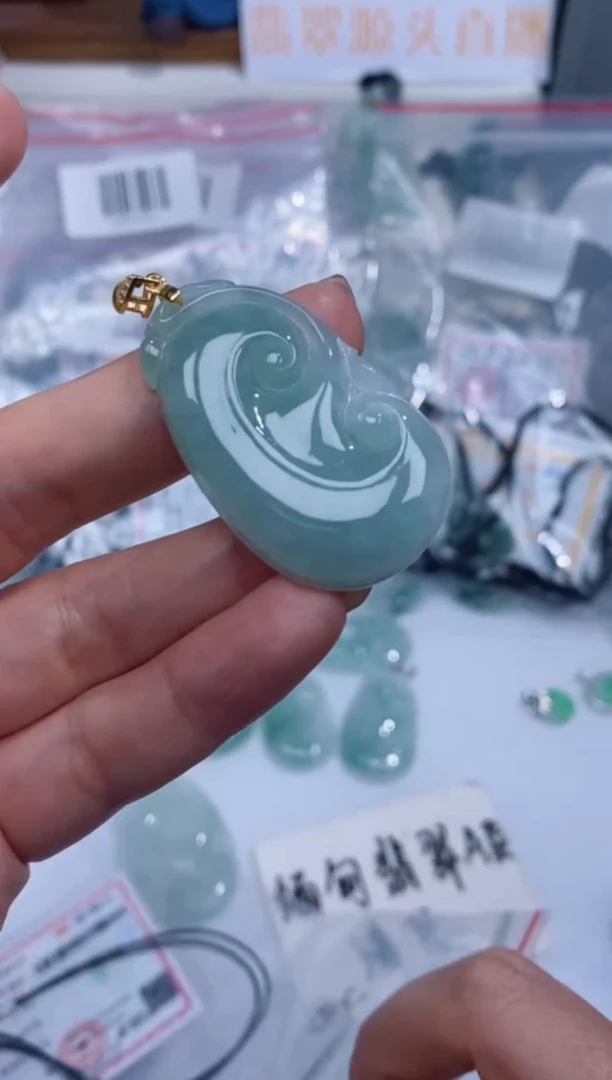 颈饰银S925镶嵌翡翠吊坠