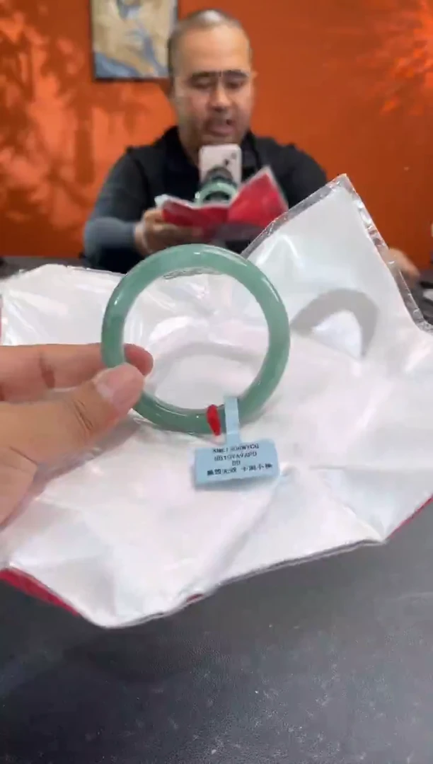 未镶嵌手镯翡翠2