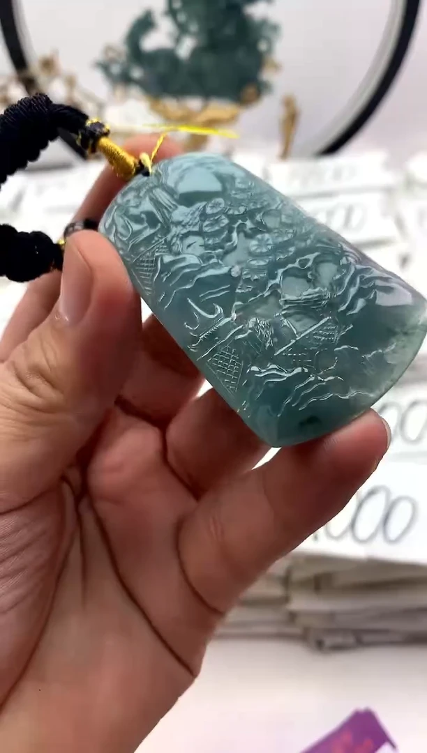 翡翠未镶嵌颈饰山水牌