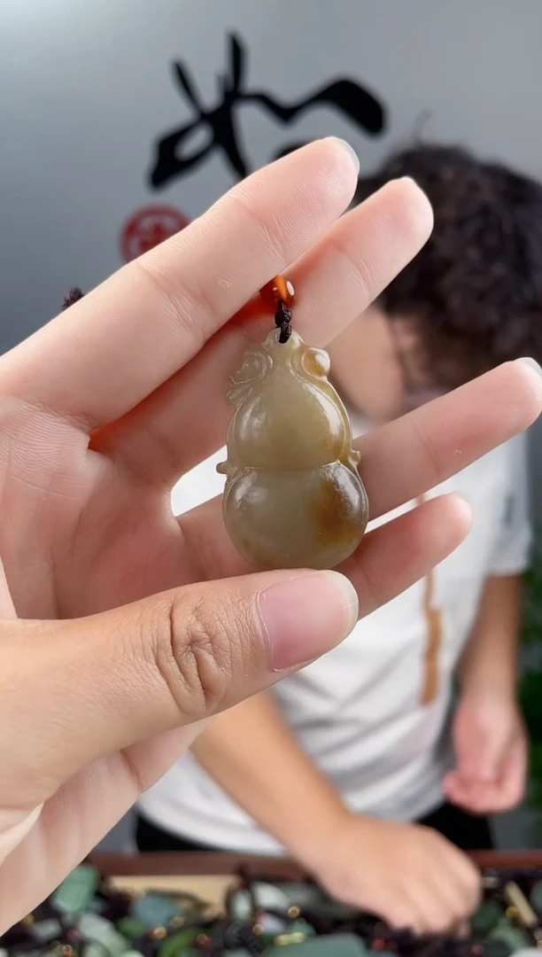 和田玉未镶嵌颈饰拍一发一，多样性发货