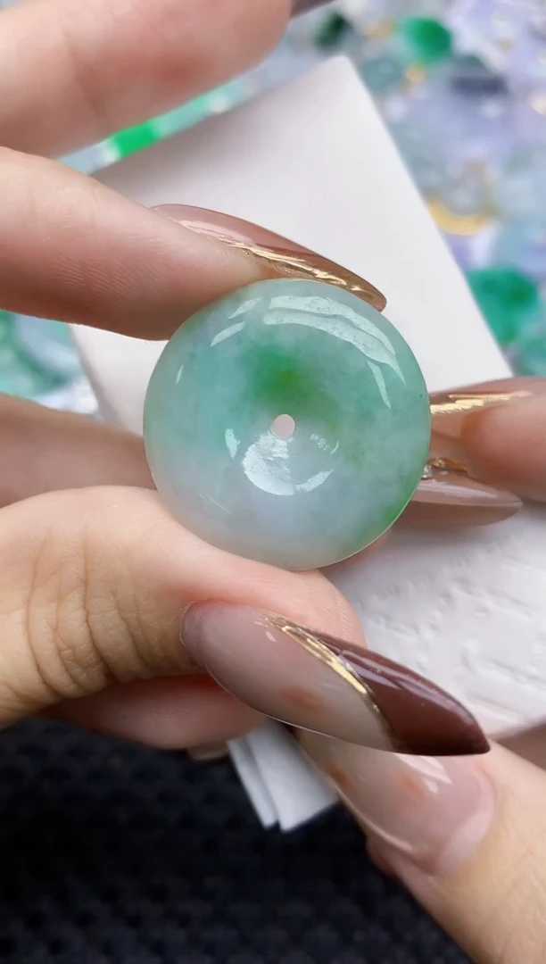 颈饰未镶嵌翡翠   天然翡翠A货  百元以上9米证书费自理