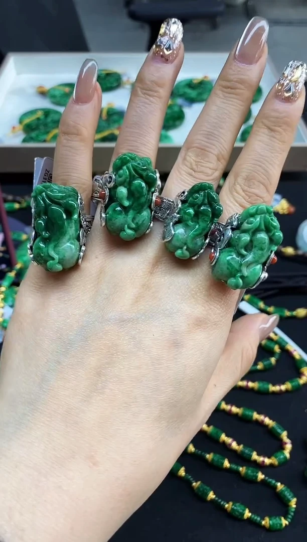 颈饰未镶嵌翡翠戒指多样性发其一