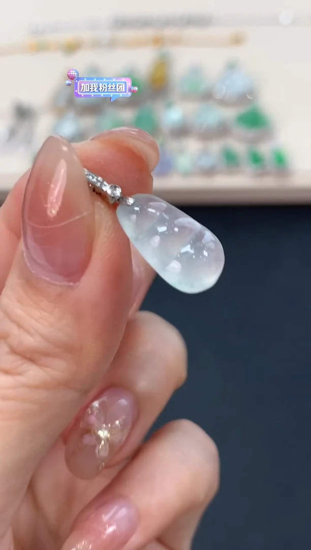 翡翠18K金镶嵌吊坠(不含链)福豆吊坠880