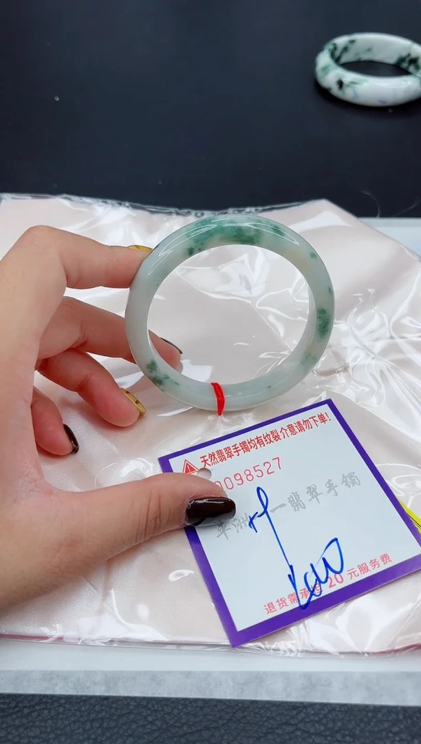 翡翠手镯未镶嵌1111111111111