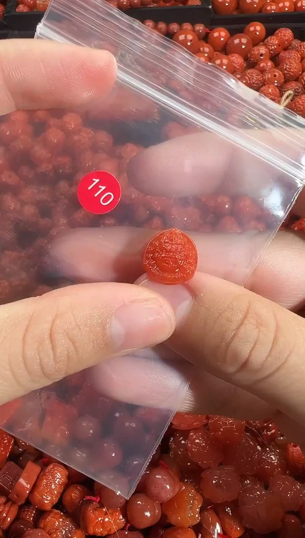 颈饰未镶嵌南红玛瑙1